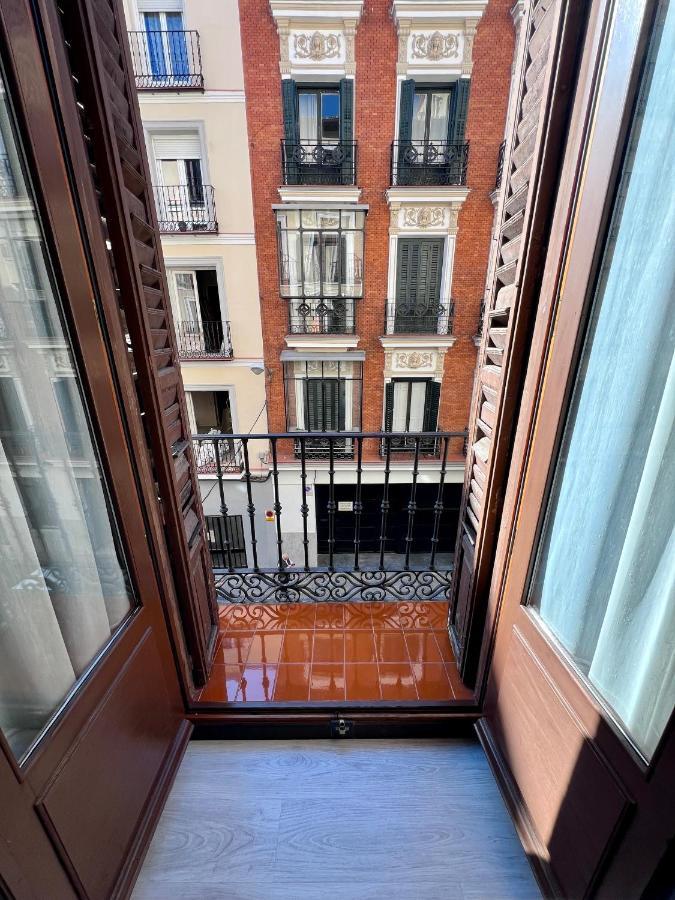 Hostal Conde De Alba Madrid Luaran gambar