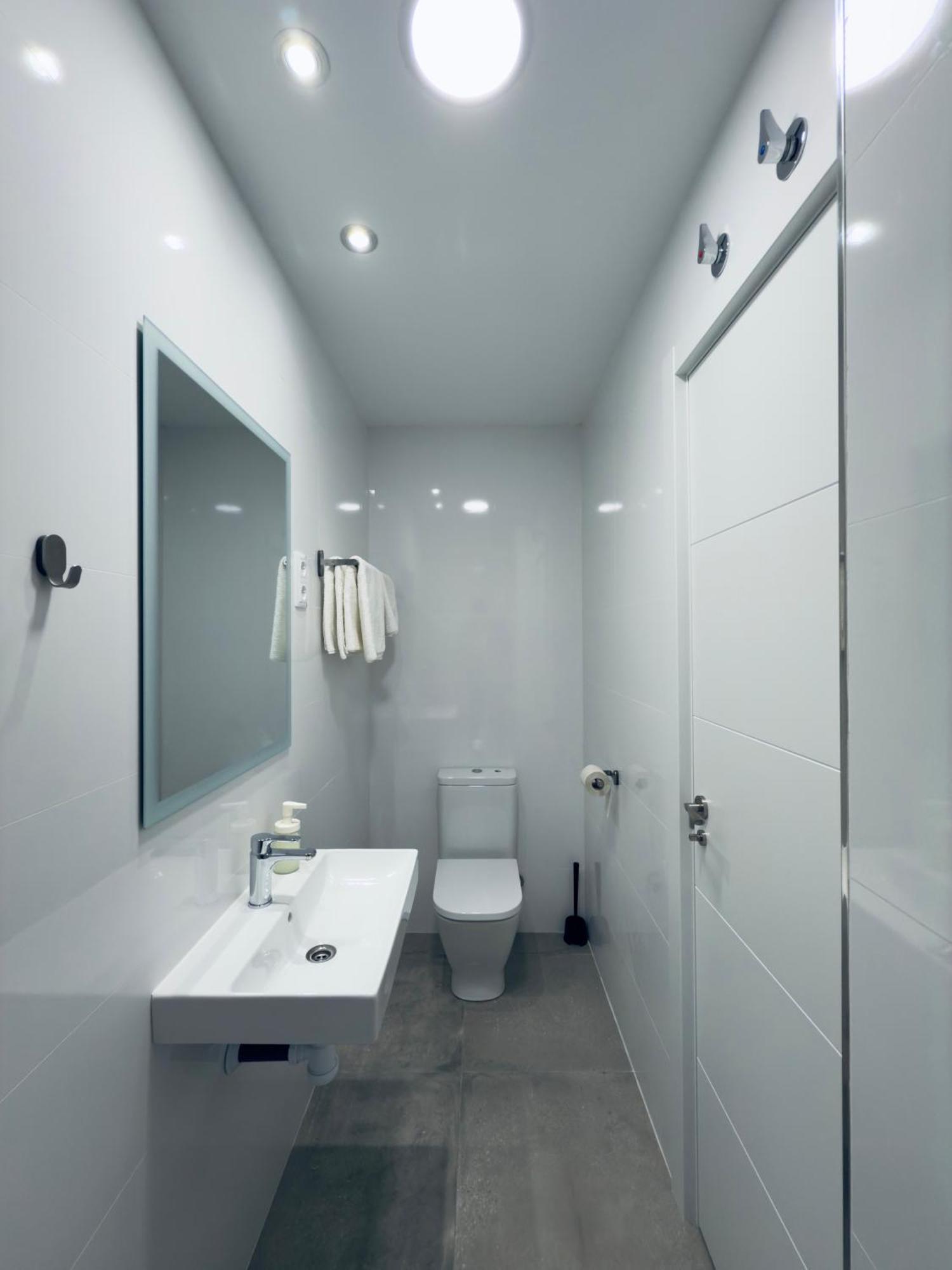 Hostal Conde De Alba Madrid Luaran gambar
