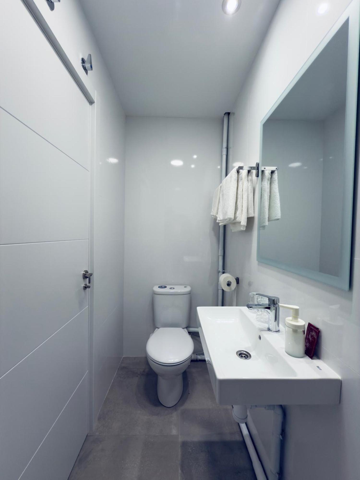 Hostal Conde De Alba Madrid Luaran gambar