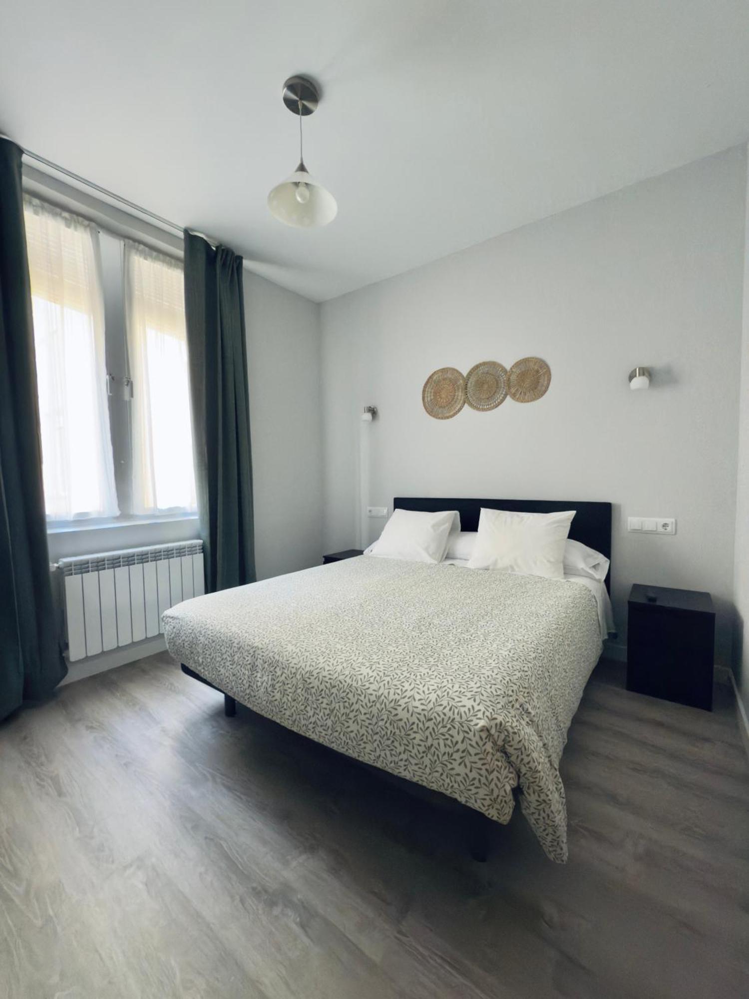 Hostal Conde De Alba Madrid Luaran gambar