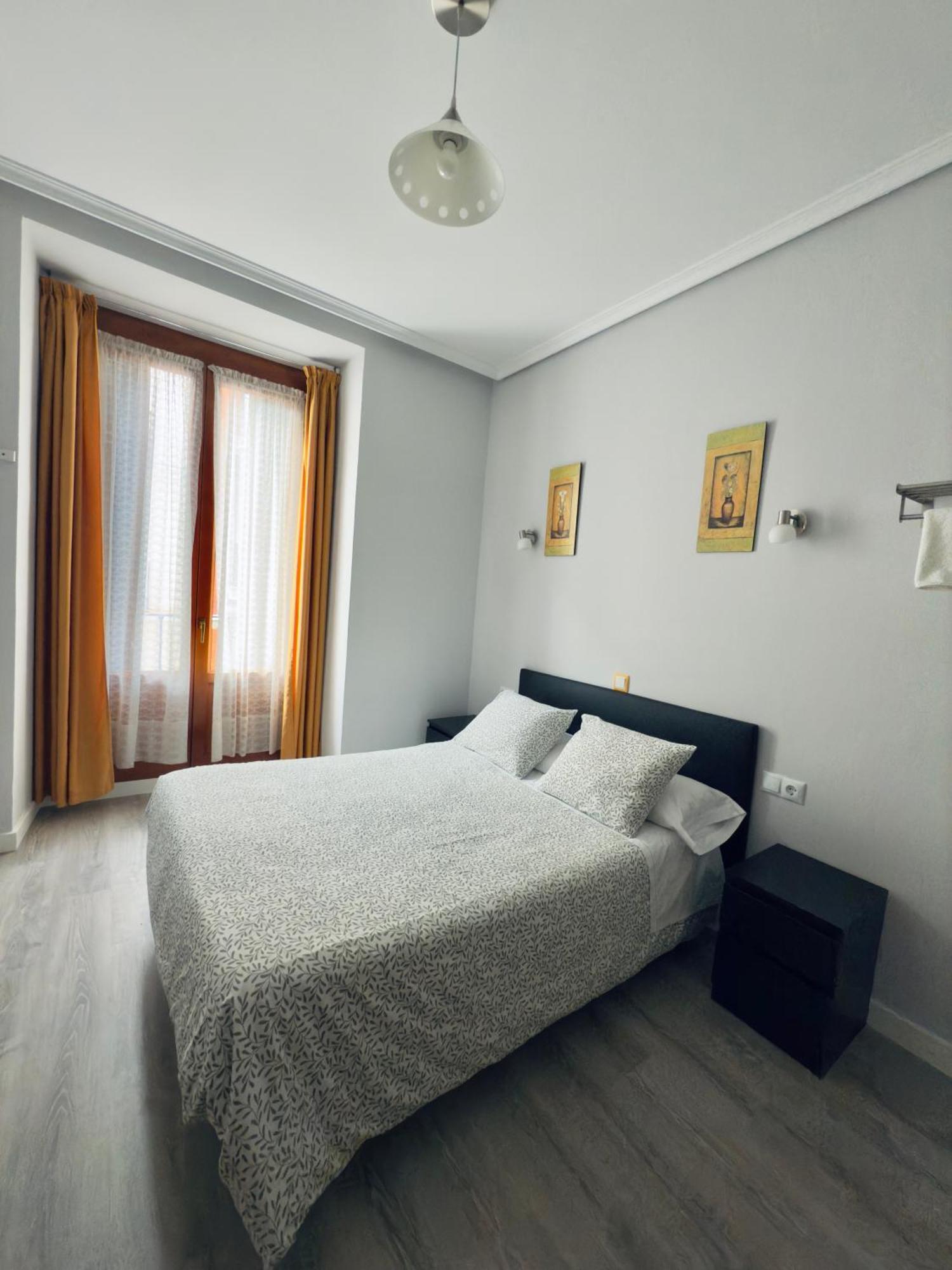 Hostal Conde De Alba Madrid Luaran gambar