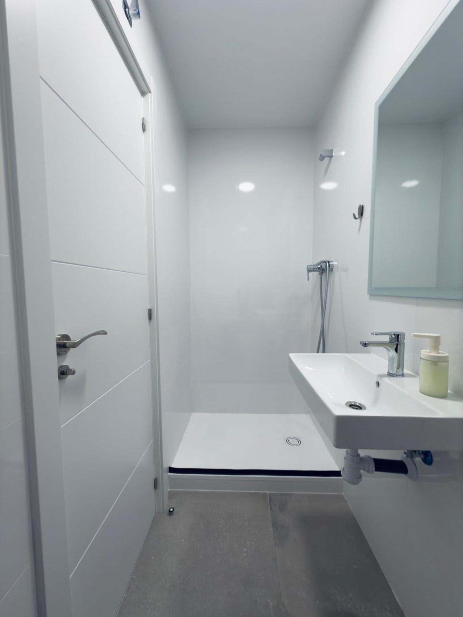 Hostal Conde De Alba Madrid Luaran gambar