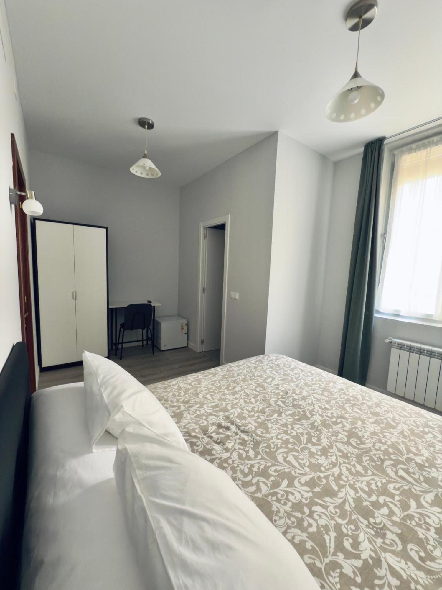 Hostal Conde De Alba Madrid Luaran gambar
